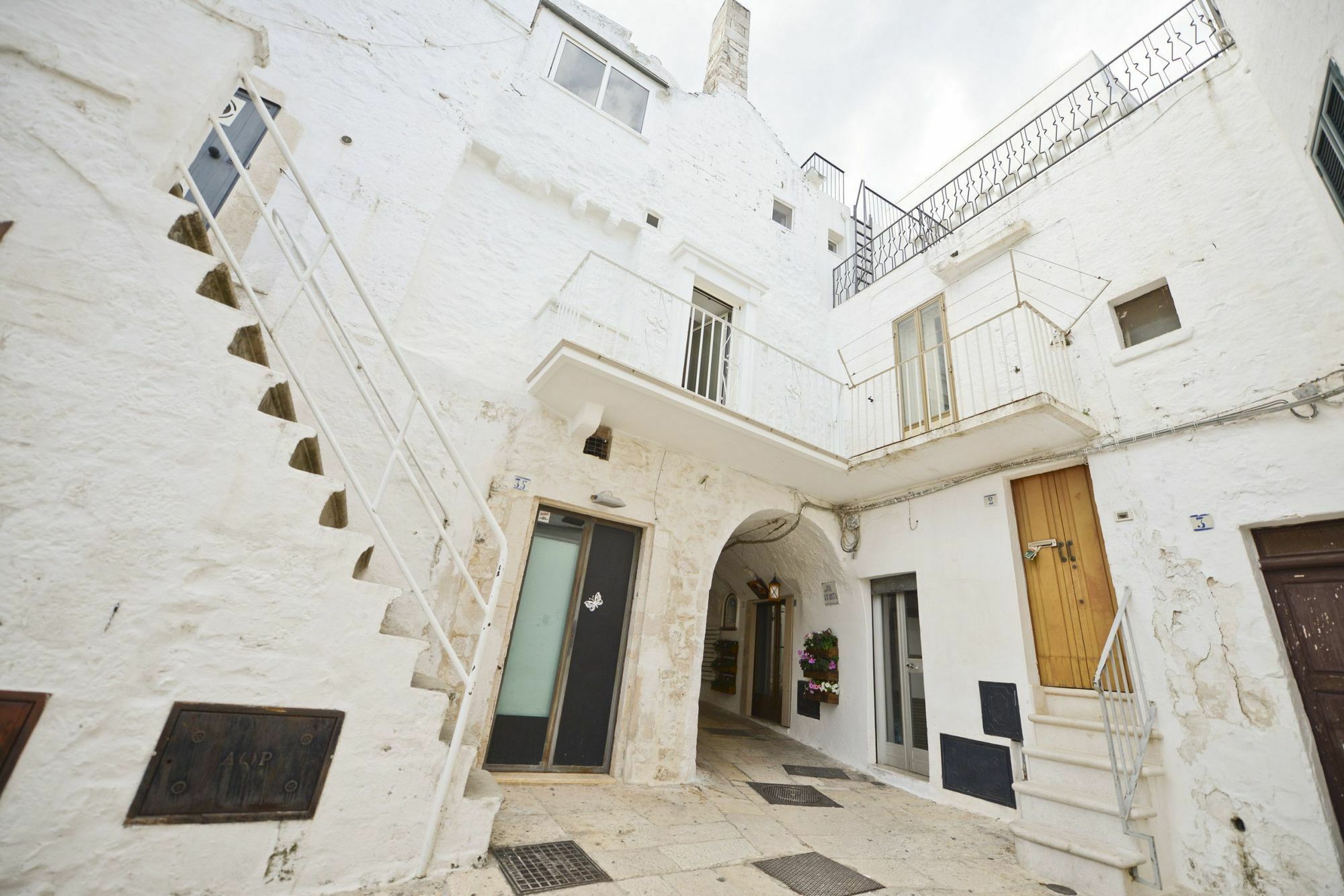 Casetta Arco Con Balcone Cisternino Eksteriør bilde